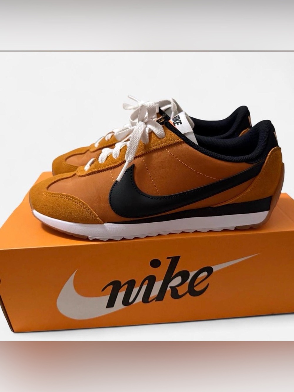 Nike Pacific Grain Safety Orange Black Women's sneakers